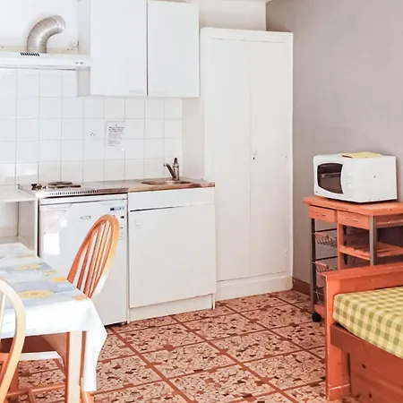 Awesome Home In Saint-Savinien