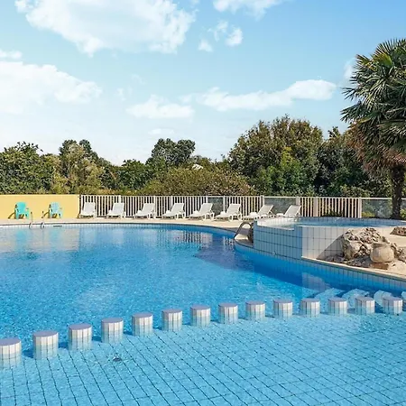 Pet Friendly In Saint-Savinien