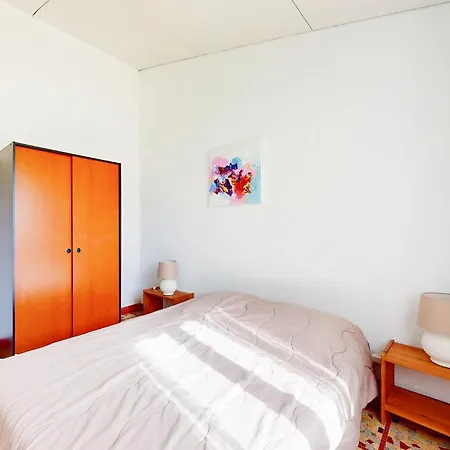 בית נופש Awesome Home In Saint-Savinien